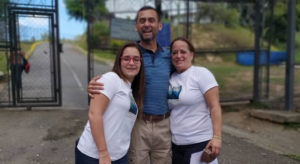 Liberado el subcomisario Marco Hurtado, uno de los primeros presos políticos del régimen. Foto: Cortesía