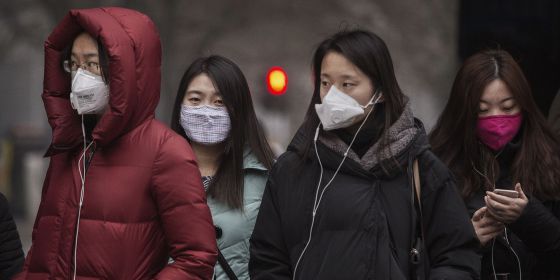 "Escasez" de mascarillas en China | Foto: El País