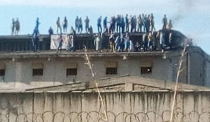Reos de centro penitenciario en Carabobo protestan por falta de alimentos