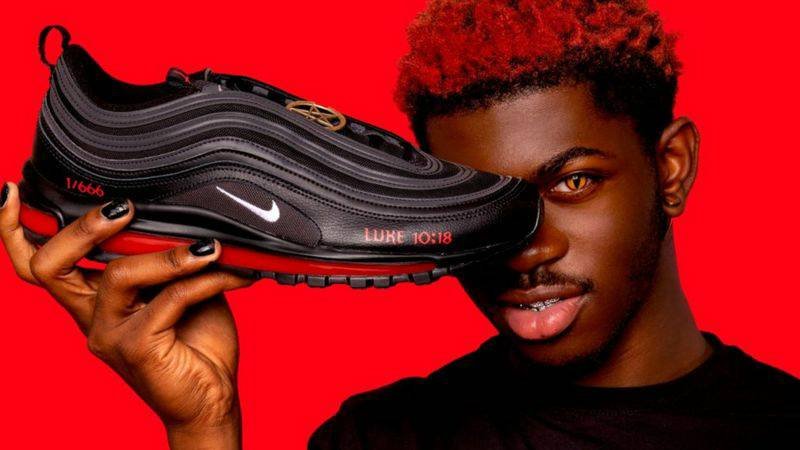 Nike demandó a un grupo de artistas por las “zapatillas de Satán”