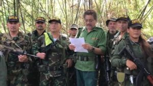 Iván Marquéz (c) es uno de los principales líderes de las disidencias de las FARC.