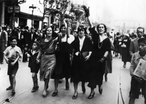 Mujeres protestan por el sufragio femenino., siglo XX.