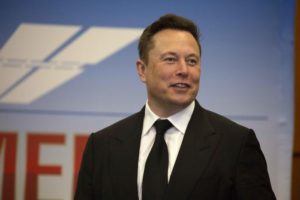 Elon Musk hombres más ricos Neuralink Forbes