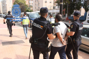 Detención del hombre yemaní. Foto: Policía Nacional de España
