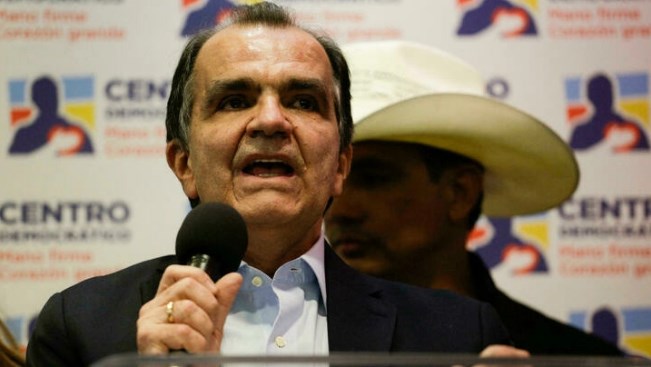 El candidato presidencial colombiano por el partido Centro Democrático Oscar Iván Zuluaga habla durante la oficialización de su candidatura en Bogotá, el 22 de noviembre de 2021 Juan Pablo Pino AFP