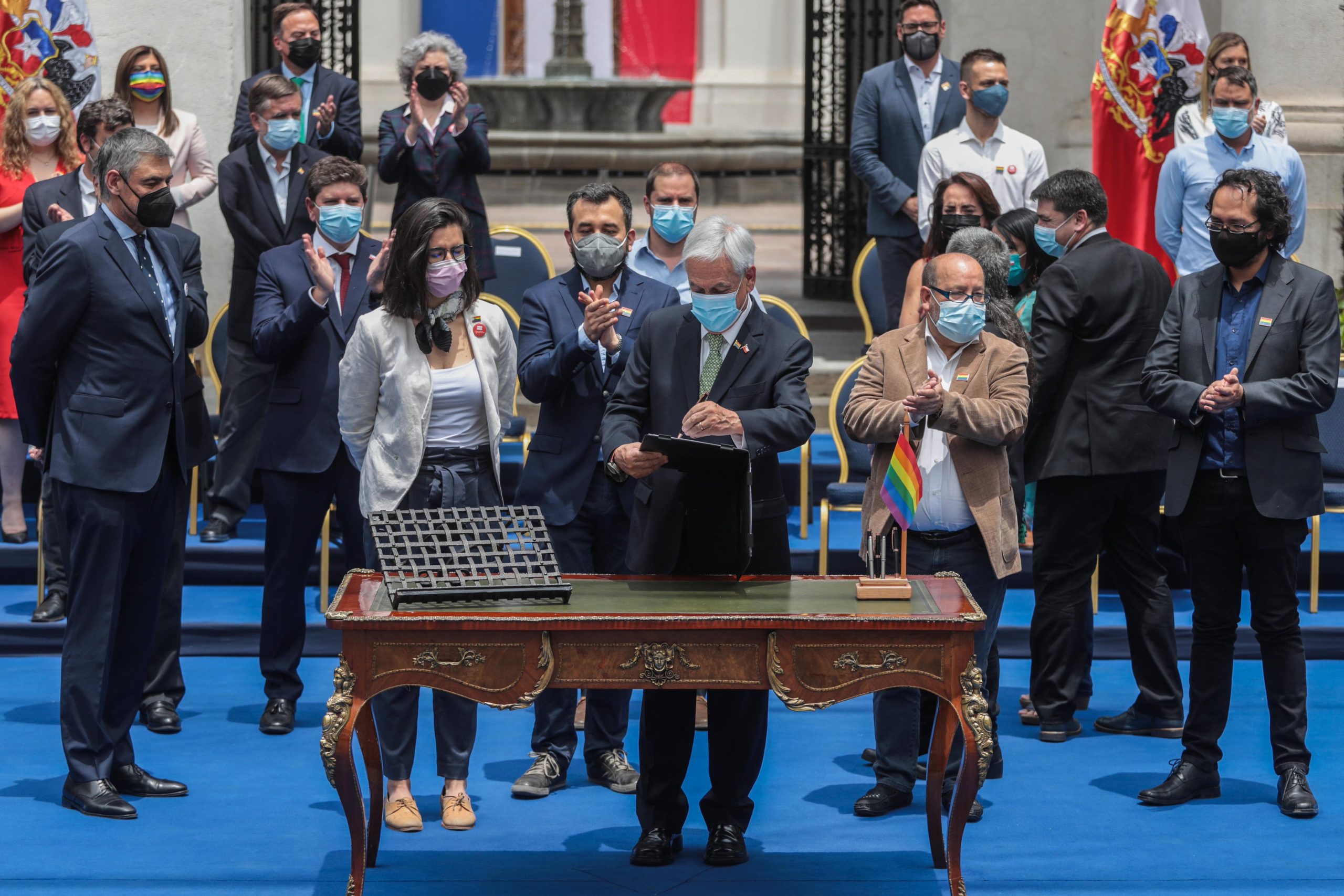 Sebastián Piñera junto a su administración. Foto: Twitter