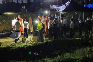 Autoridades de china no encuentran supervivientes del avión que se estrelló