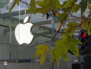 Apple detendrá la venta de sus productos en Rusia