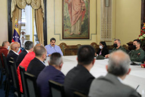 Nicolás Maduro en compañía de su Consejo de Vicepresidentes, Estado Mayor de la FANB y Alto Mando Político. Foto: Twitter Prensa Presidencial