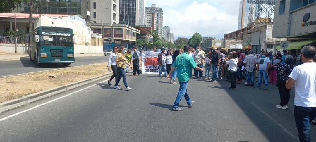 Trabajadores de la Universidad de Carabobo protestaron por los bajos salarios