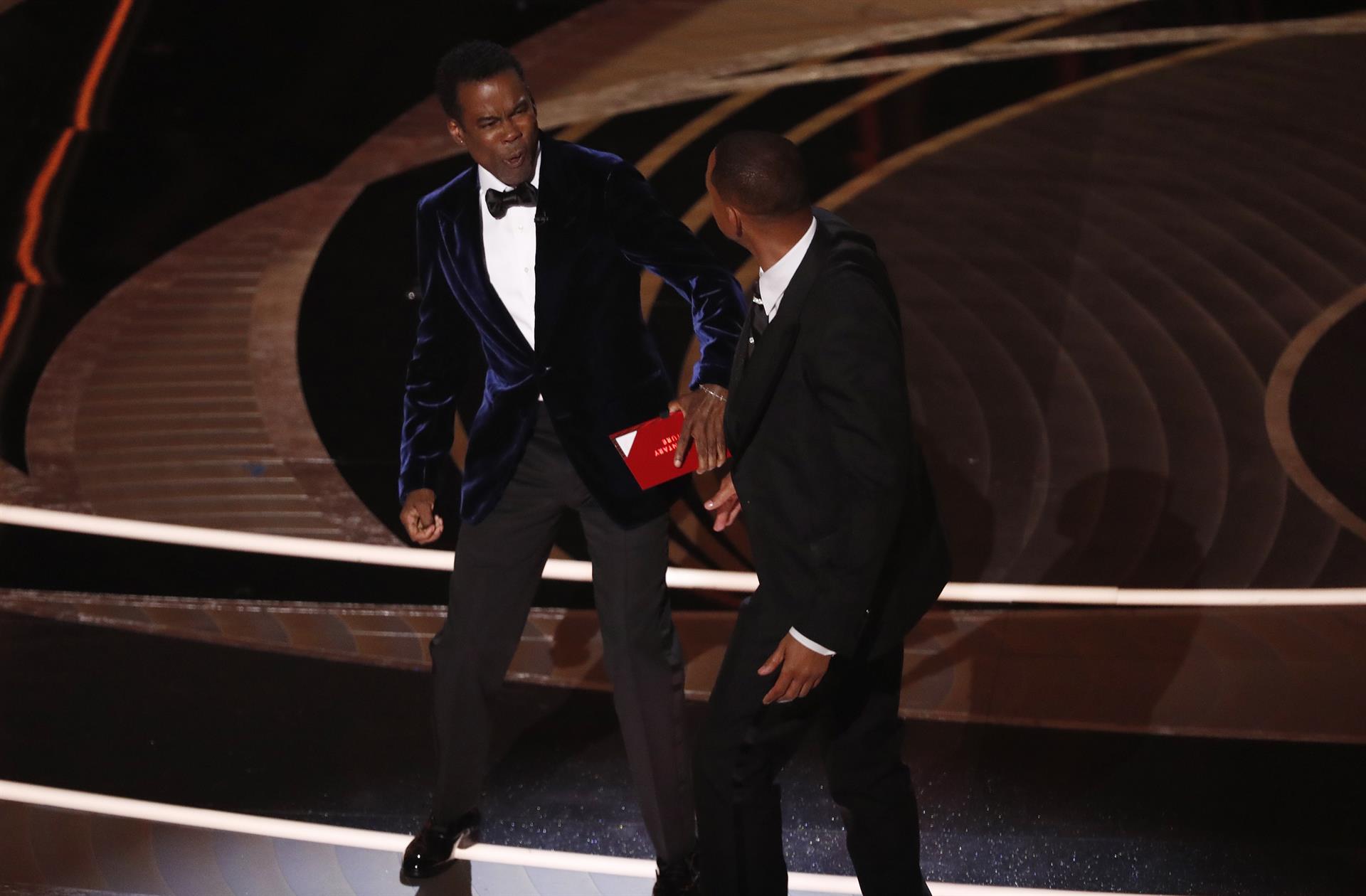 Will Smith golpea a Chris Rock en la edición 64 de los Óscar. Foto: EFE