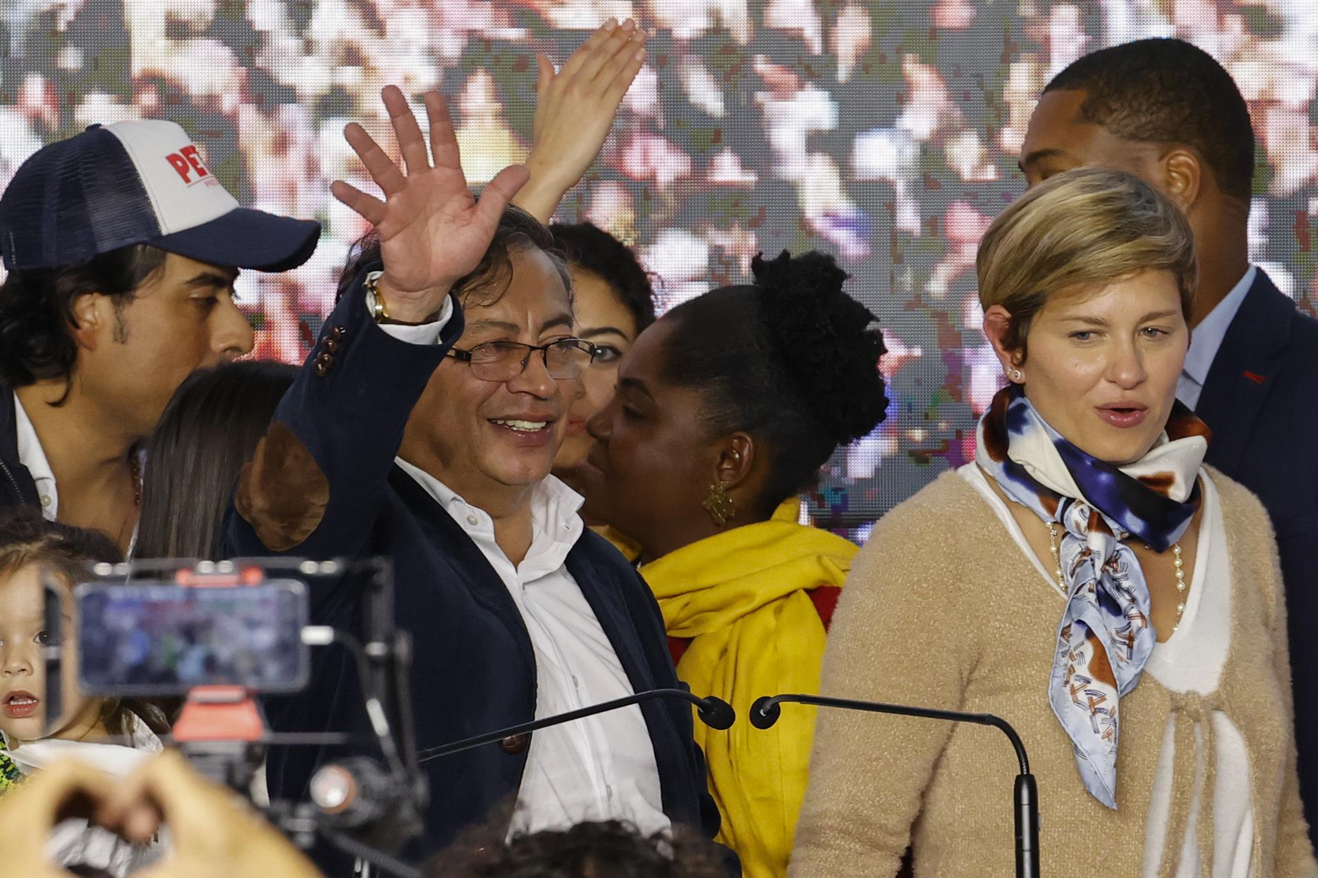 Gustavo Petro tras victoria en primera vuelta de las presidenciales colombianas. Foto: EFE