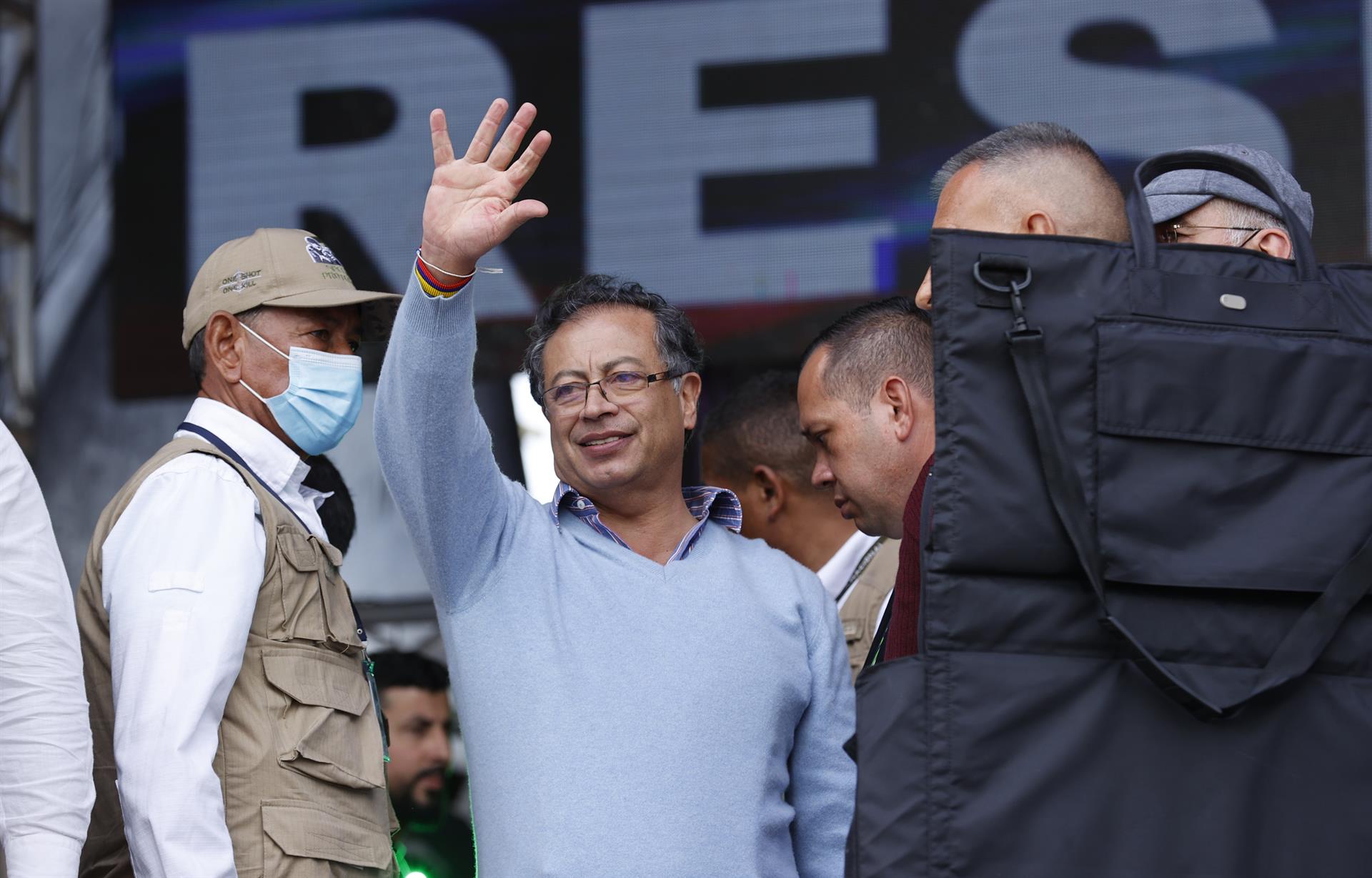 El candidato presidencial colombiano Gustavo Petro durante un acto de campaña en Soacha. Foto: EFE Colombia