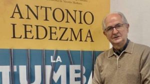 Exalcalde venezolano Antonio Ledezma durante la presentación de s libro "La Tumba" en el Palacio de Cibeles de Madrid. Foto: Twitter Antonio Ledezma.