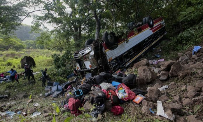 Accidente en Nicaragua donde murieron 15 venezolanos y un nicaragüense. Foto AFP