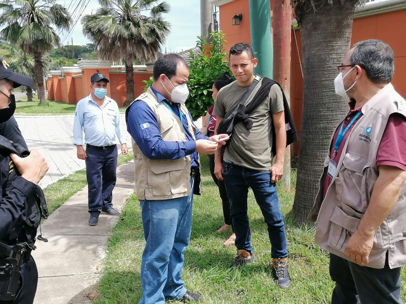 Operativo de Control y Registro en Vado Hondo, departamento guatemalteco de Chiquimula. Foto: Twitter Migración Guatemala (@MigracionGuate).