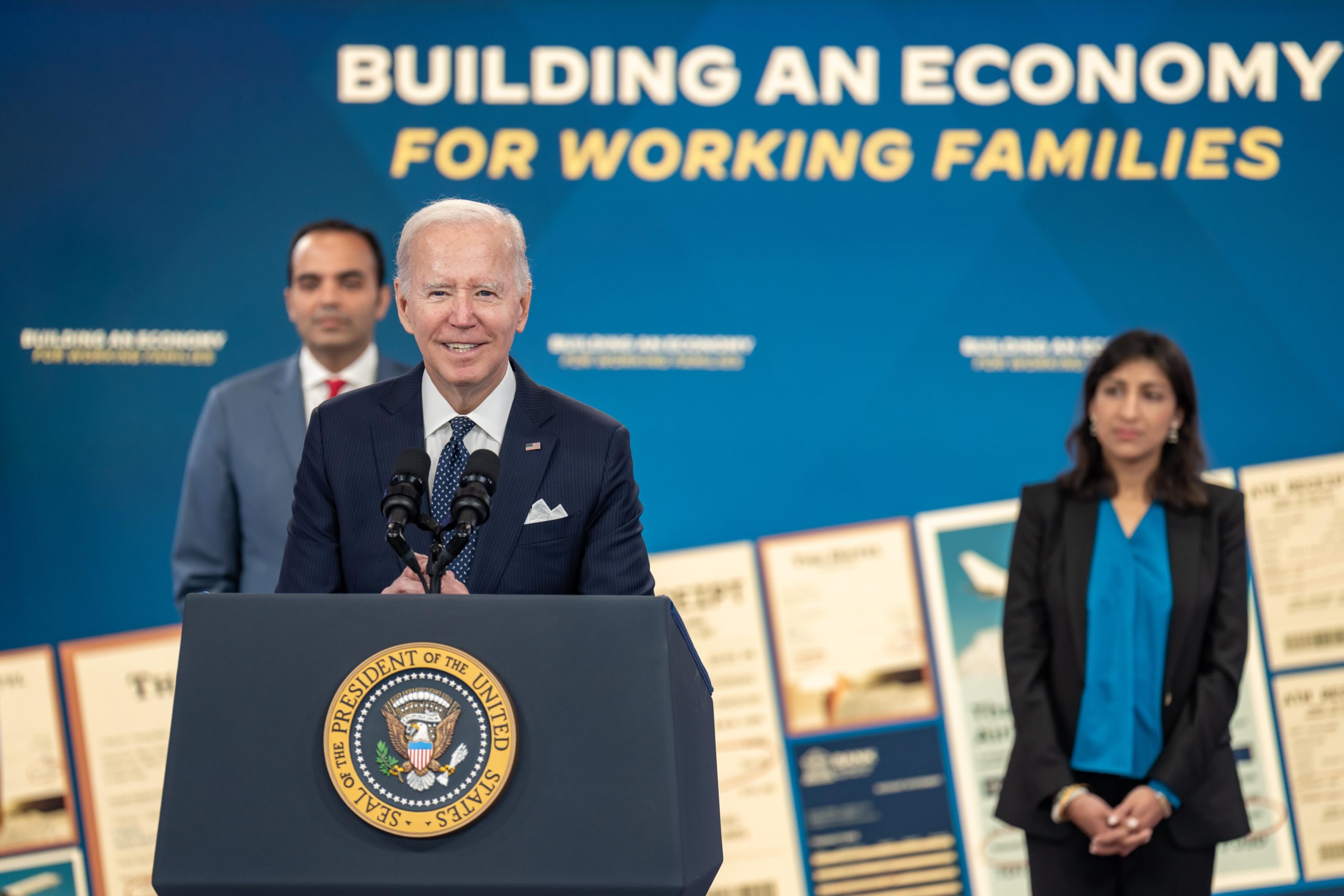 El presidente Biden habla de las nuevas medidas para dar un respiro a las familias. Foto: Twitter POTUS.