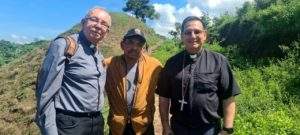 El padre de Luis Díaz (c) ya se encuentra en libertad. Foto: Iglesia católica de Colombia.