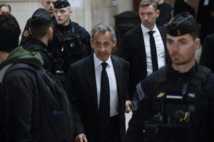 Expresidente francés Nicolas Sarkozy en los tribunales. Foto: EFE.