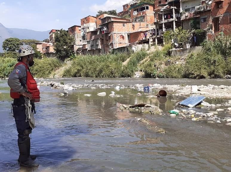 Sigue la búsqueda de cadáver de sexagenaria en el río Guaire