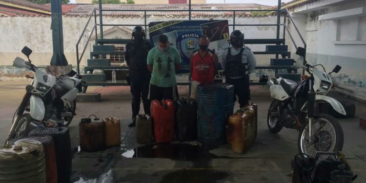 #Venezuela | Dos hombres fueron detenidos en Zulia con 740 litros de lubricante de motor