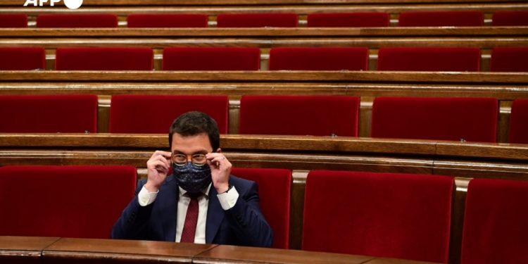 #España | Aunque aumenta el voto por correo, se aprueba movilidad para elecciones catalanas