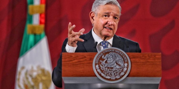 #Mundo | AMLO reaparece en público tras superar la covid-19
