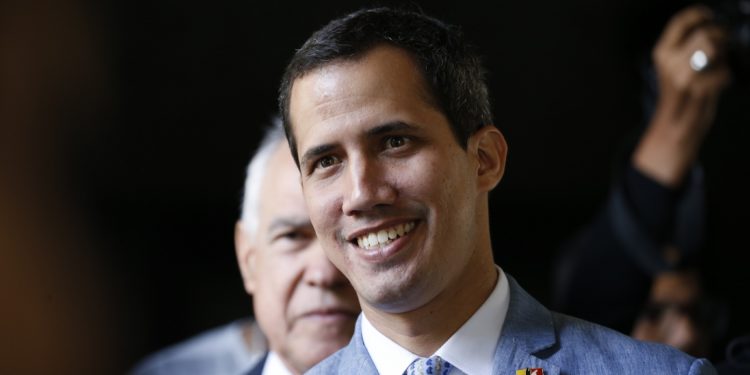 #Venezuela | La FAES entregó premio de la Libertad a Juan Guaidó