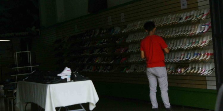 #Comunidad | Apagones limitan trabajo de comerciantes en Táchira