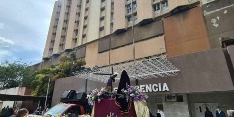 Hospital Victorino Santaella recibió la imagen del Nazareno (+Vídeo)