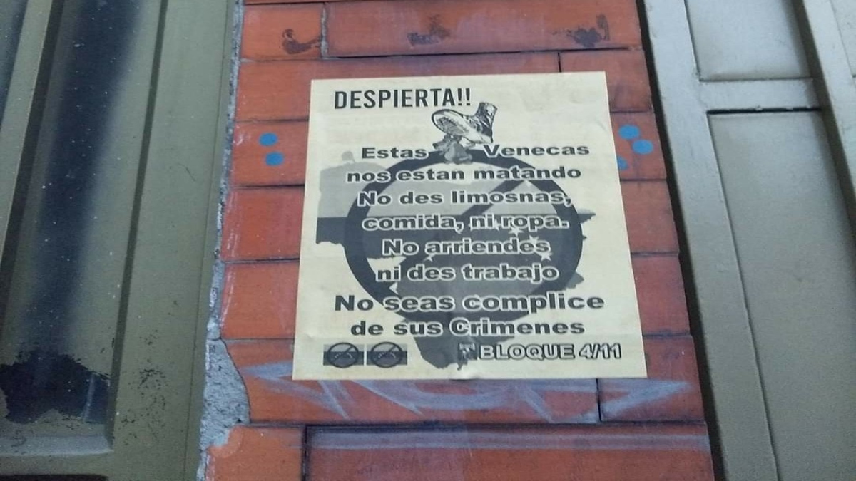 Colocan carteles con mensajes xenofóbicos contra venezolanas en Bogotá
