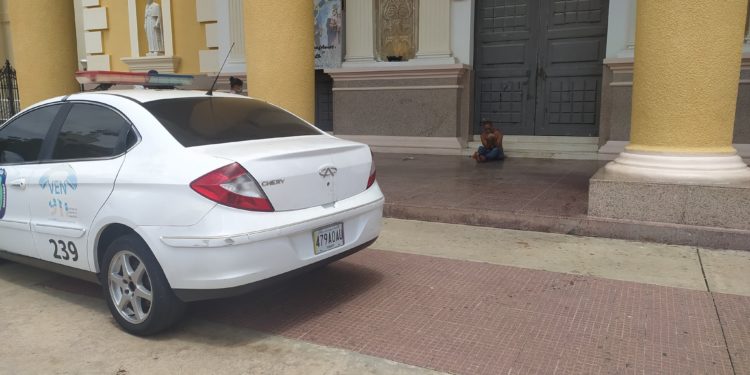 Sujeto en el estado Zulia roció a sus dos hijos con gasolina en la Basílica de Maracaibo