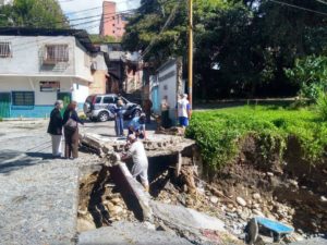 Fuertes lluvias azotan varias zonas en Mérida
