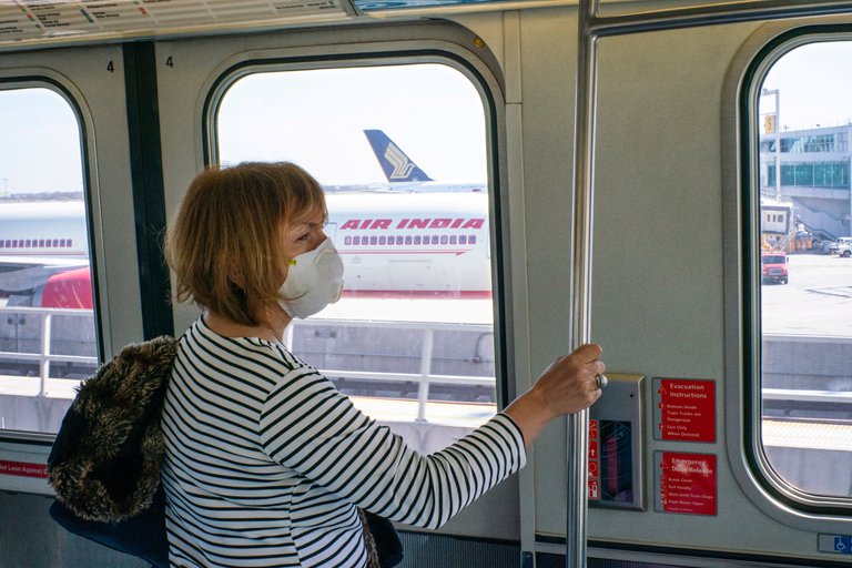 EE.UU. anunció que el uso obligatorio de mascarillas en transporte público será hasta septiembre