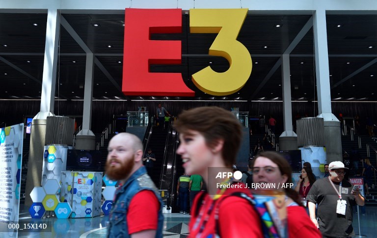 E3
