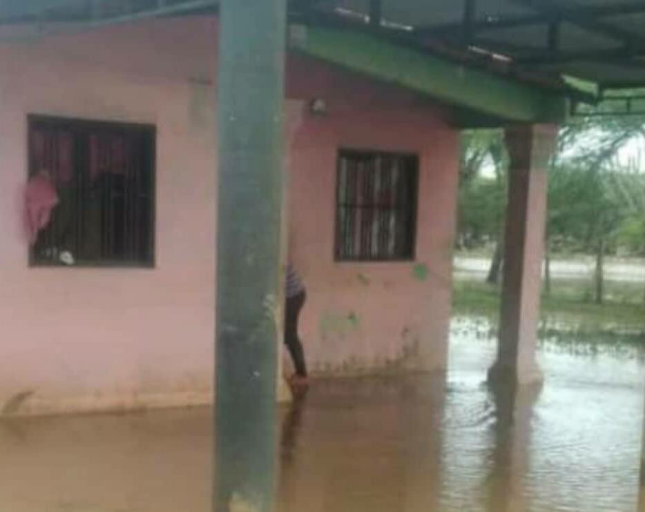 Familias afectadas en Lara por el desborde del río Madre Vieja