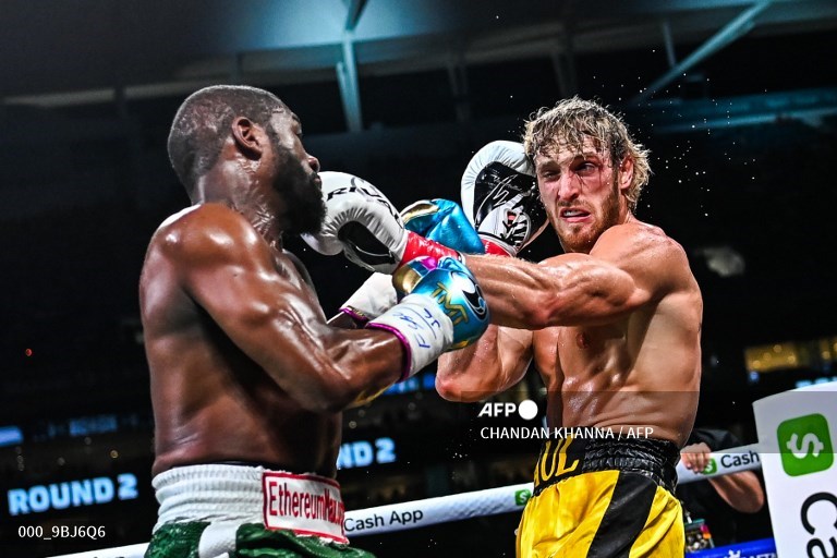 Logan Paul Floyd Mayweather