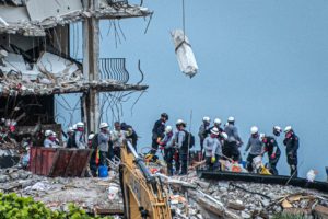 Niña murió en derrumbe de edificio en Surfside