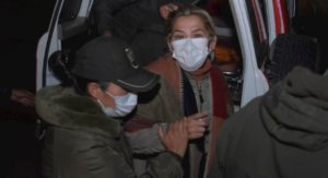 Extienden a un año detención de Jeanine Áñez