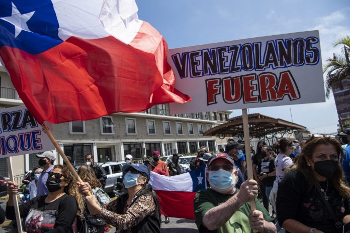 Protesta en Iquique, Chile, contra venezolanos. Foto: Twitter