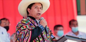 El presidente de Perú, Pedro Castillo, brinda un informe público sobre sus primeros 100 días de gobierno, el 10 de noviembre de 2021 en Ayacucho, Perú - Presidencia de Perú/AFP