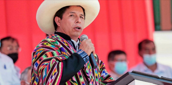 El presidente de Perú, Pedro Castillo, brinda un informe público sobre sus primeros 100 días de gobierno, el 10 de noviembre de 2021 en Ayacucho, Perú - Presidencia de Perú/AFP