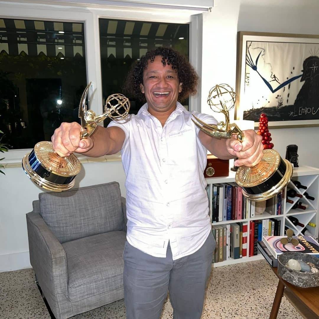 Alexis Sánchez con sus premios Emmy. Foto: Instagram