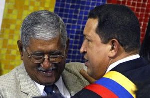 Hugo Chávez junto a su padre Hugo de los Reyes