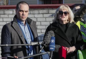 Abogados de Alexéi Navalni fueron detenidos tras su juicio