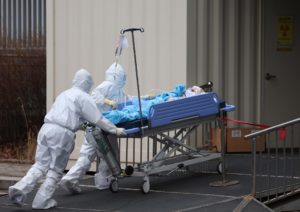 Trabajadores sanitarios en el Centro Médico de Seúl. Foto: EFE/EPA/YONHAP SOUTH KOREA OUTEFE/EPA/YONHAP SOUTH KOREA OUT