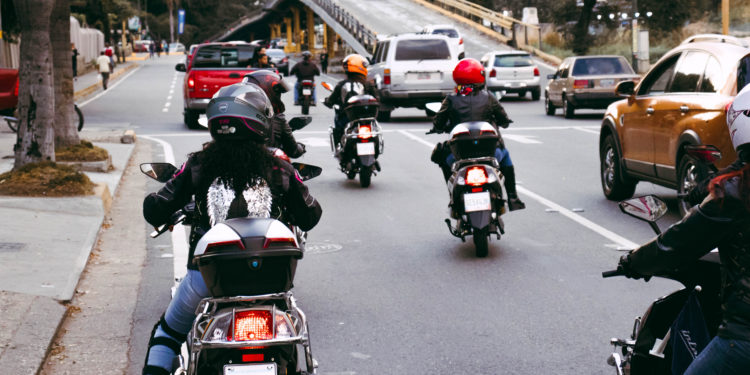 Intelimoto y las Damas de Acero recorrieron las calles de Caracas