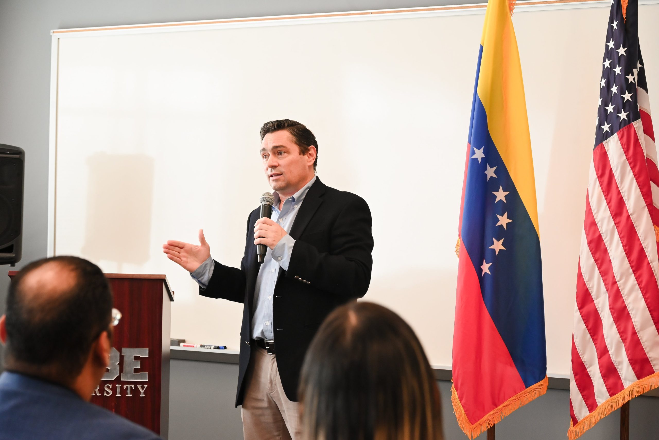 Representante de Juan Guaidó en Estados Unidos, Carlos Vecchio. Foto: Twitter Carlos Vecchio.