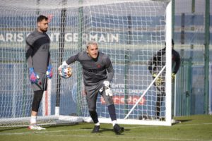 Keylor Navas se une a Ucrania y acoge a 30 refugiados en su casa