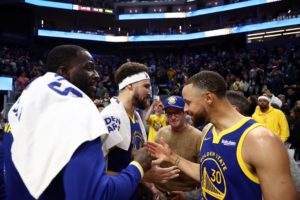 Curry, Thompson y Green tuvieron una noche mágica en su regreso juntos a la cancha